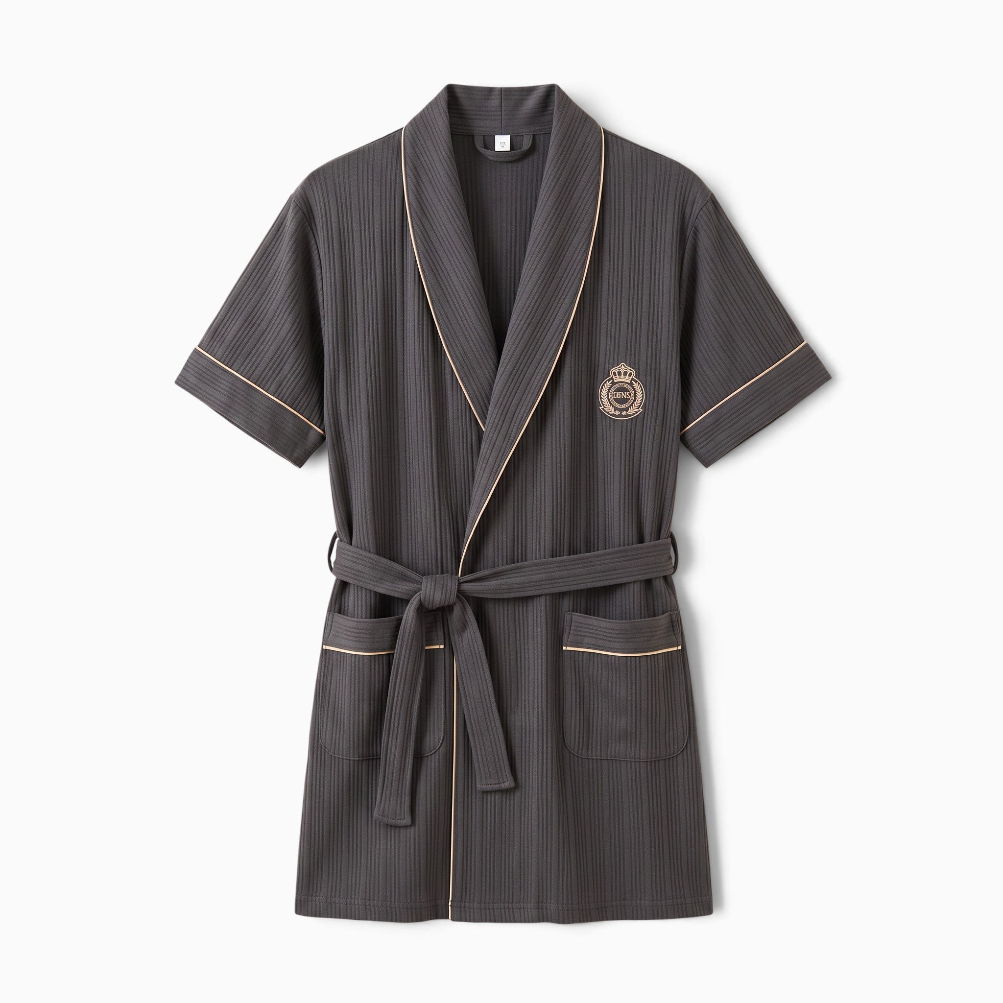 Peignoir homme UnPeignoir gris anthracite à manches courtes, tissu côtelé avec liseré contrastant et broderie poitrine
