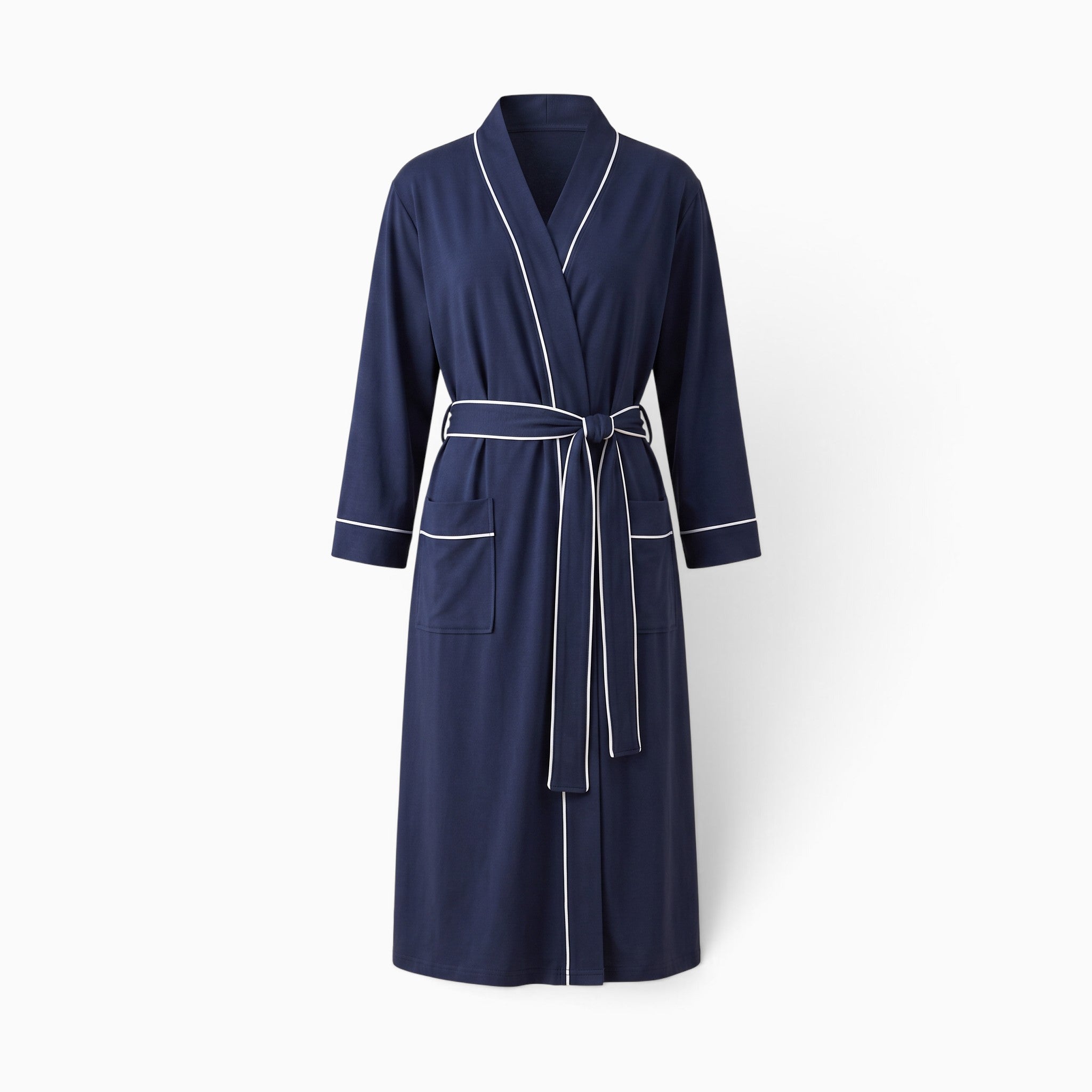Peignoir de bain long UnPeignoir bleu marine pour femme avec liserés blancs contrastants et ceinture à nouer