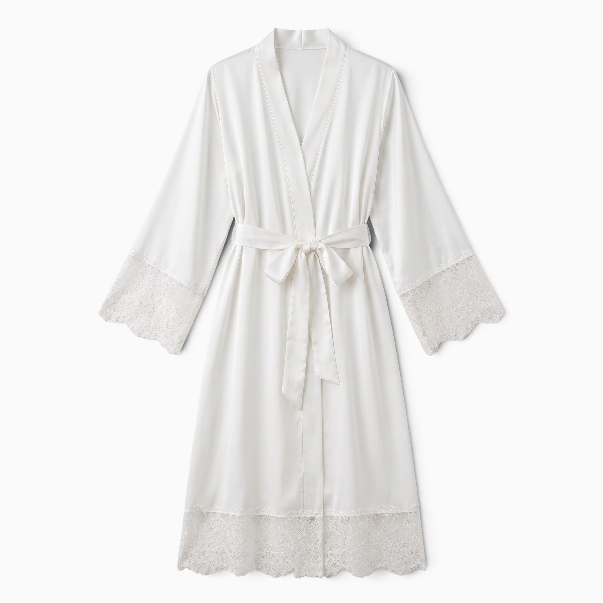 Peignoir satin femme chic UnPeignoir blanc avec finitions en dentelle délicate sur les manches et l'ourlet